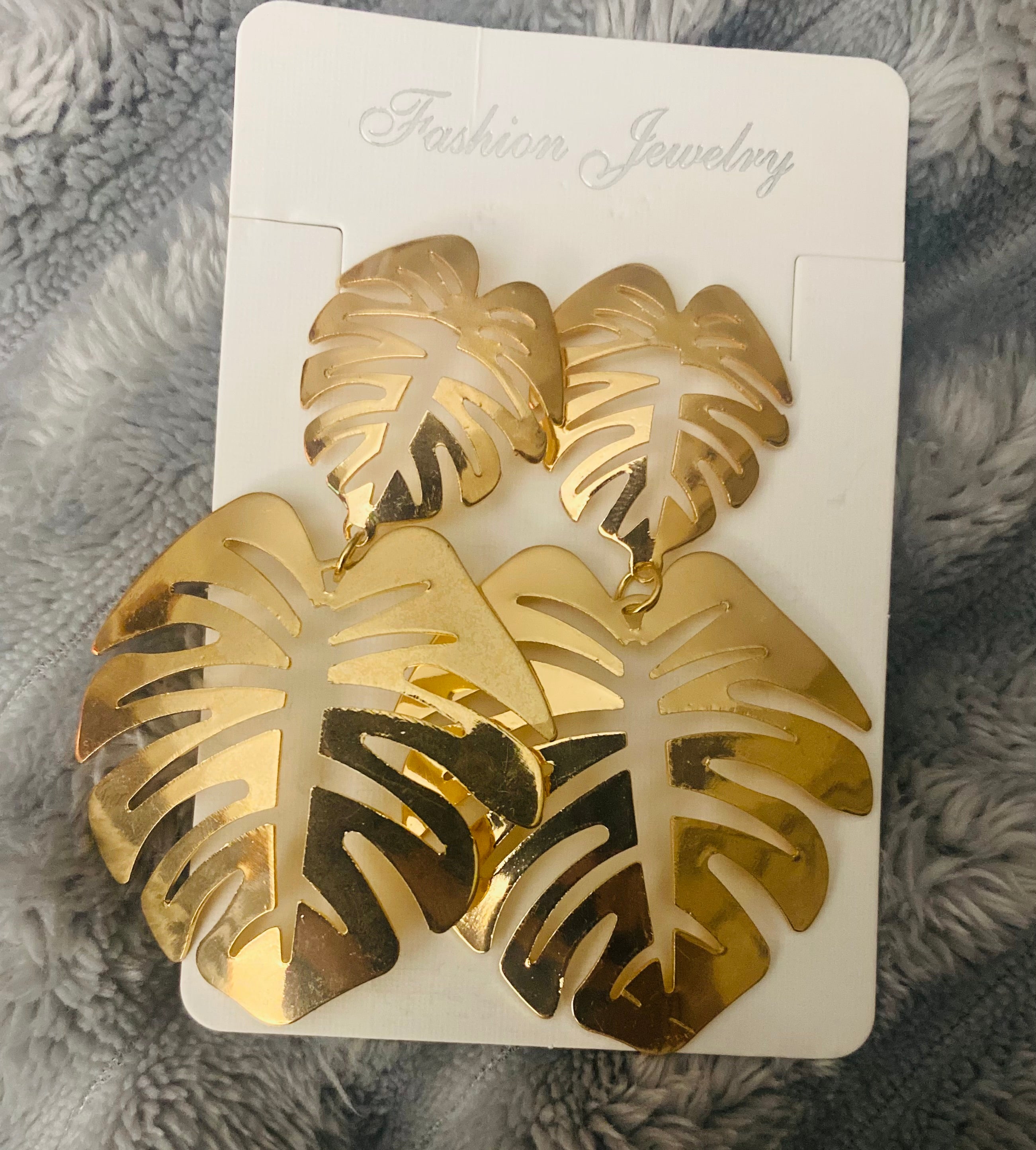 Gold Color Leaf fashion earrings