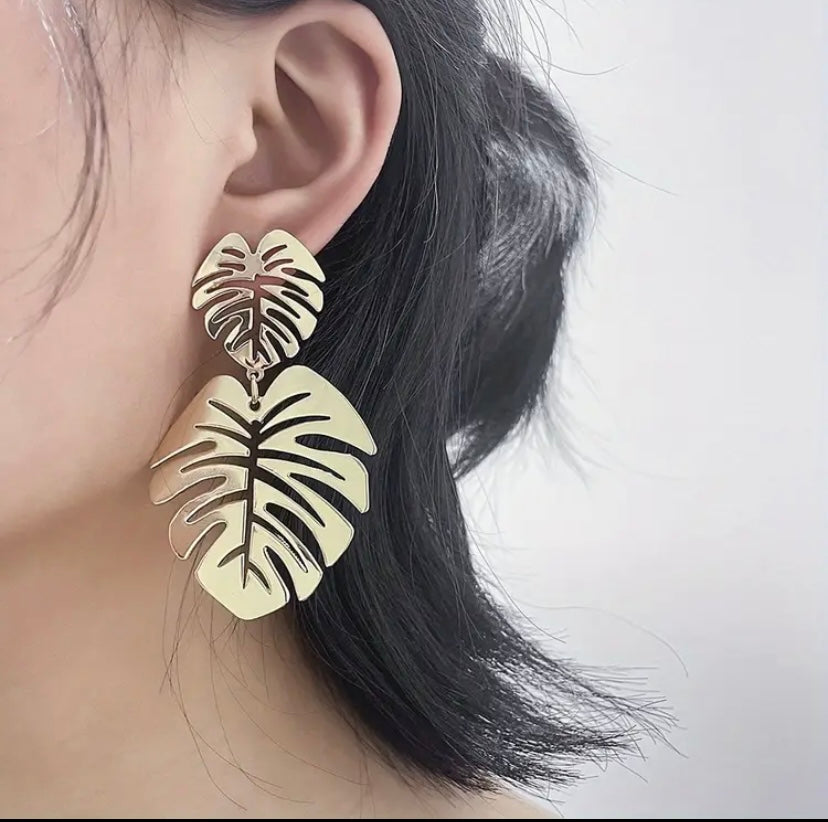 Gold Color Leaf fashion earrings