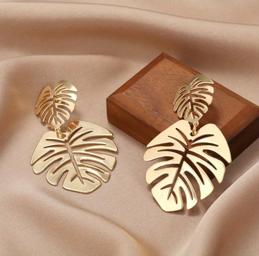 Gold Color Leaf fashion earrings