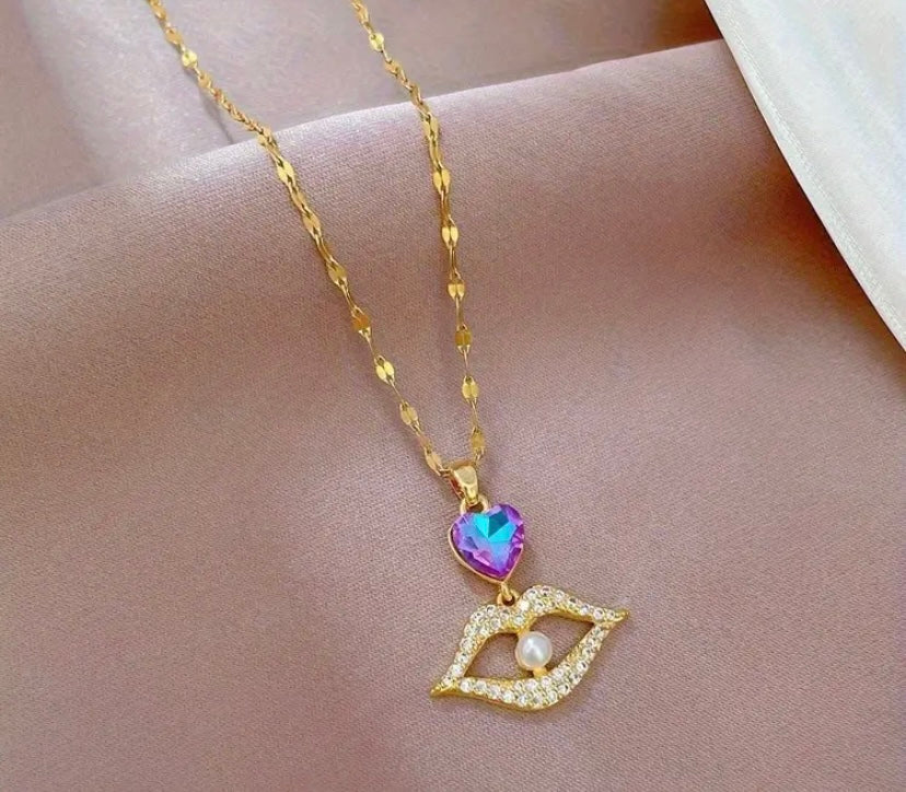 Crystal Lips titanium chain with pearl