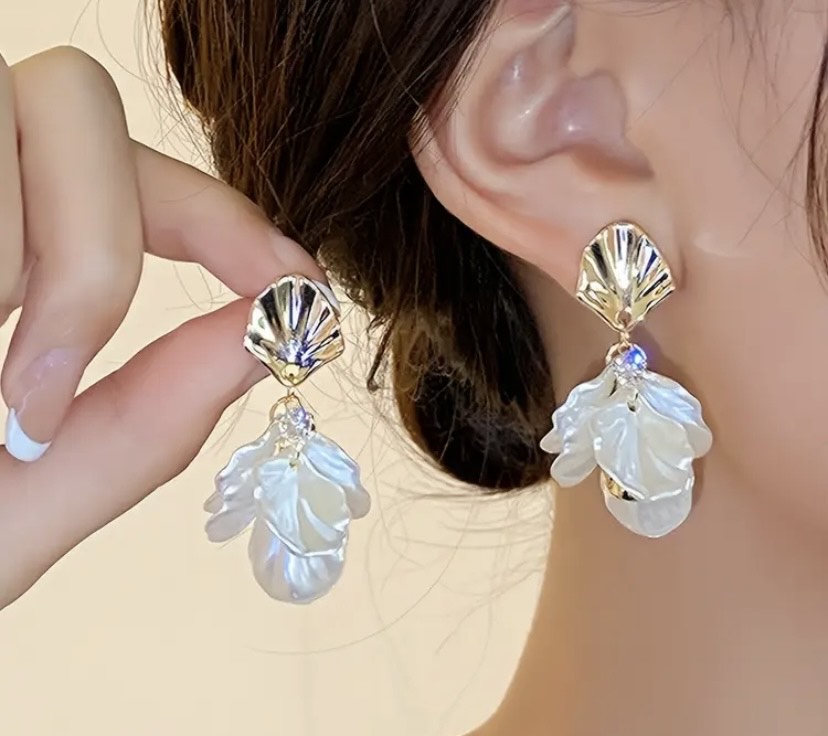 Golden color pearl earrings