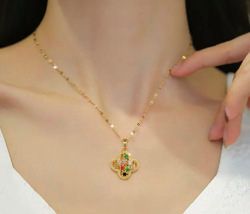 Clover micro-inlaid titanium steel necklace