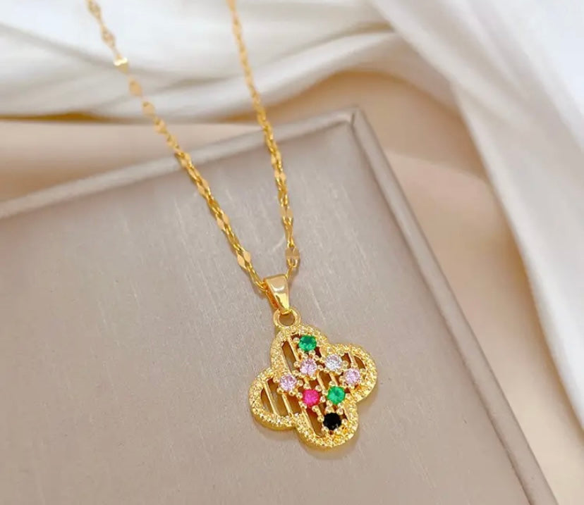 Clover micro-inlaid titanium steel necklace