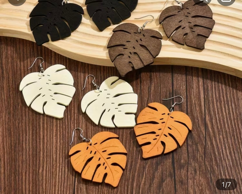 Wooden Bohemian leaf Earrings (brown)