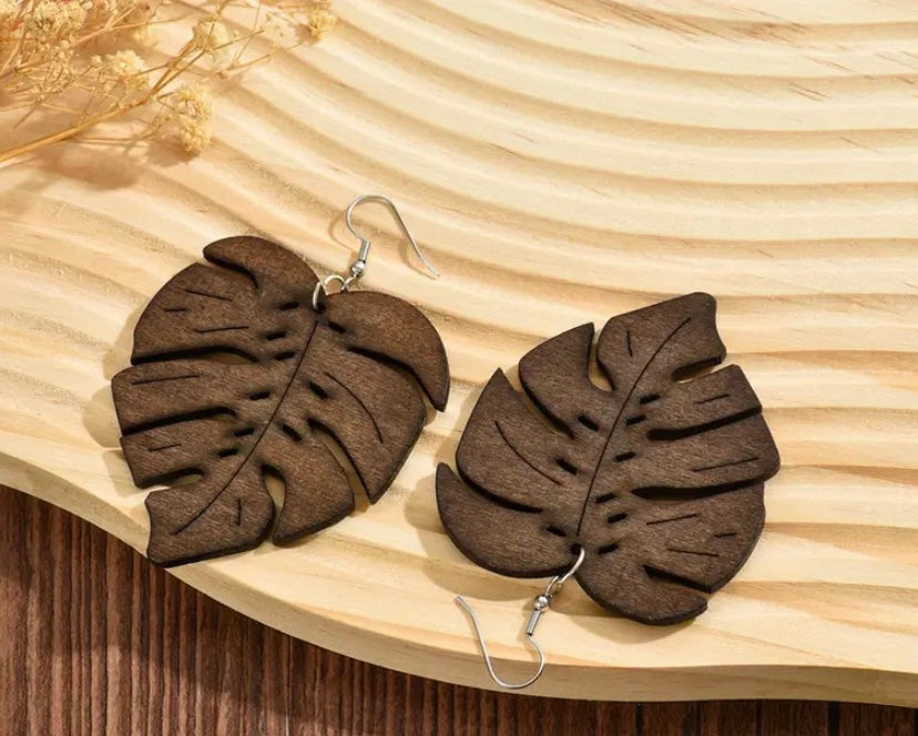 Wooden Bohemian leaf Earrings (brown)