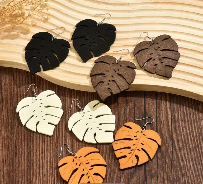 Wooden Bohemian leaf Earrings (brown)